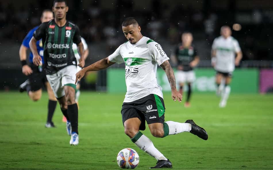 Coritiba e Ferroviária vivem realidades opostas nas SAFs em duelo da Série B