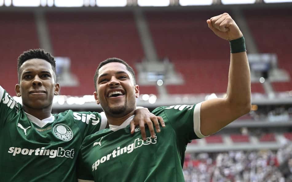 Pênalti polêmico, VAR e jejum: o caminho de Vitor Roque até o primeiro gol pelo Palmeiras