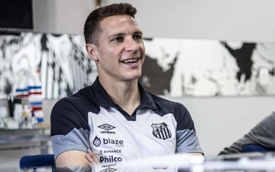 Santos inicia preparação para o clássico; Furch é reintegrado ao elenco