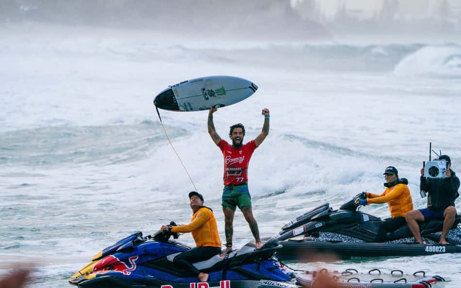 WSL: Filipe Toledo bate Julian Wilson e conquista etapa de Gold Coast