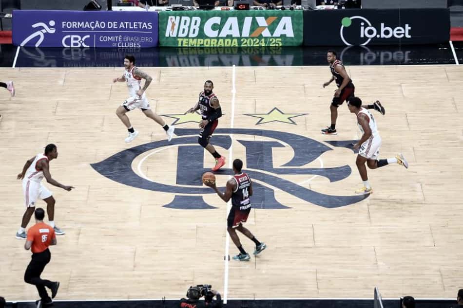 Flamengo e Franca no Maracanãzinho durante partida da temporada regular do NBB (Foto: Gilvan de Souza / CRF)