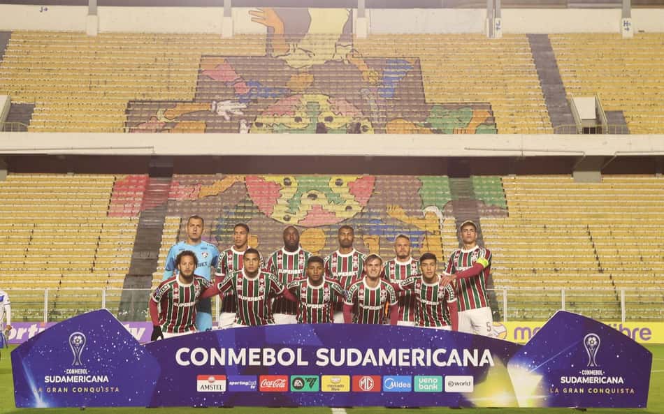 Torcedores do Fluminense se revoltam com zagueiro em derrota: 'Não tem nível'