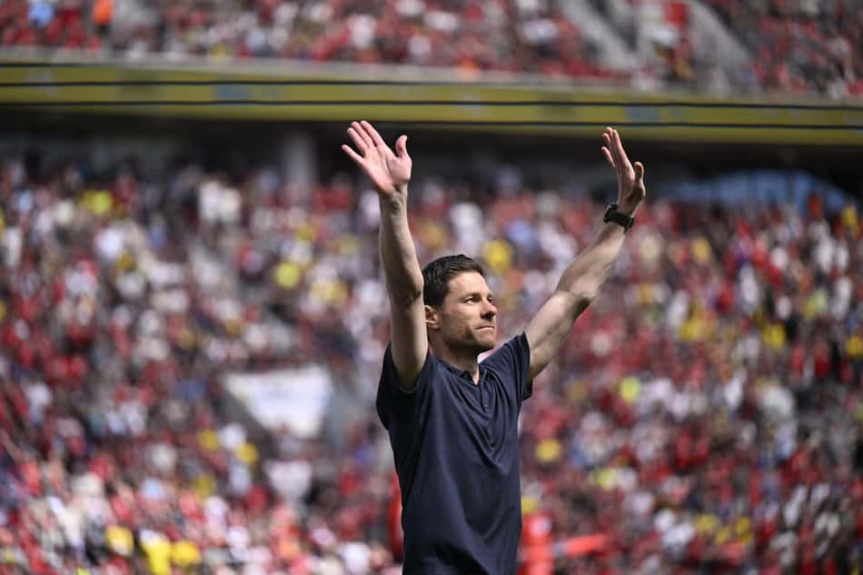 Futuro técnico do Real Madrid, Xabi Alonso agradece torcida do Bayer Leverkusen em último jogo em casa chelsea