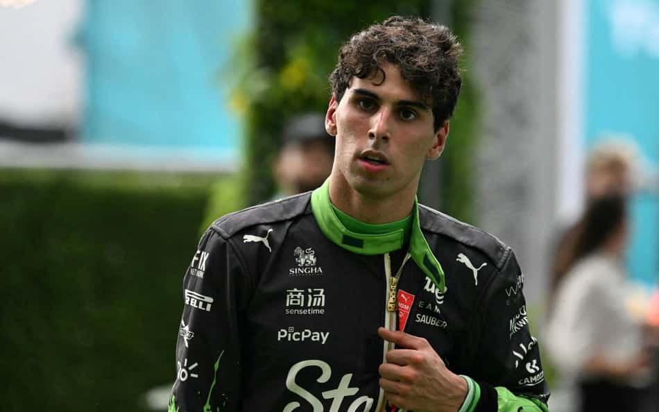 Bortoleto recebe conselho de Galvão Bueno sobre jornada na F1: 'Calma'