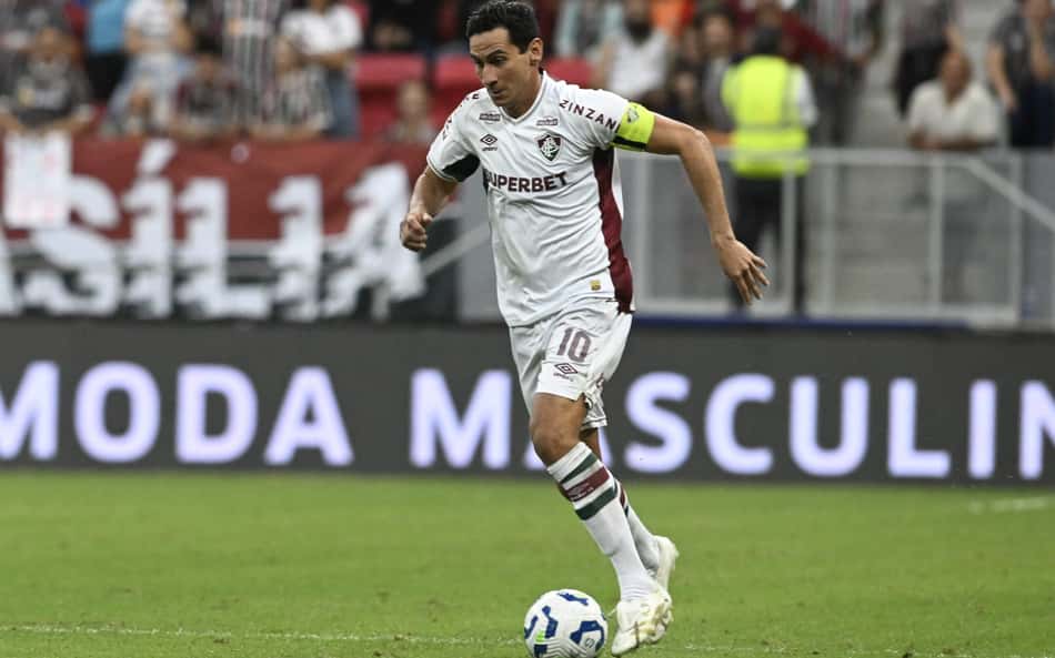Ganso renova contrato com o Fluminense