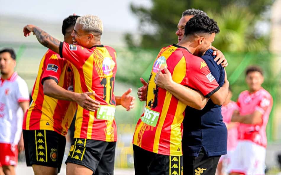 Jogadores do Espérance comemoram vitória