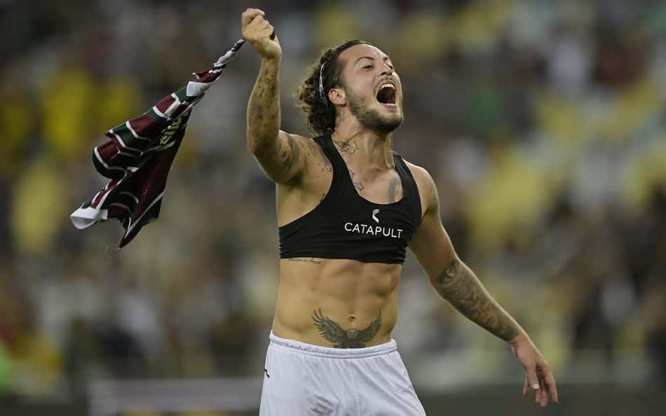 Guga, do Fluminense, ironiza comemoração com 'C' em gol do Vasco