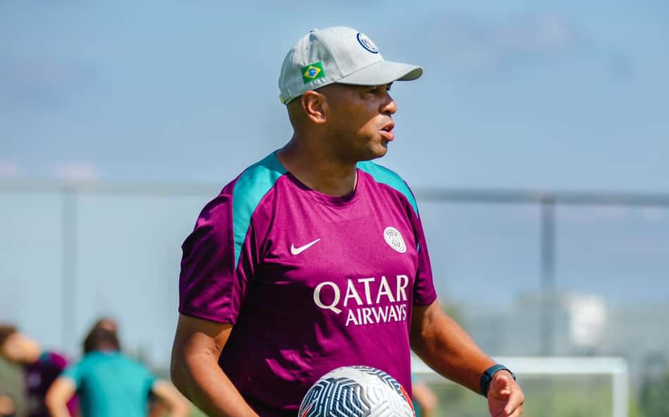Novo técnico: campeão pelo Santos assume time principal feminino do PSG