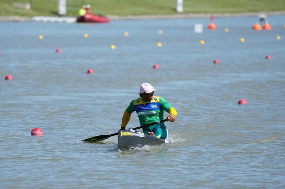Isaquias Queiroz vence prova C1 500m (Foto: Divulgação)