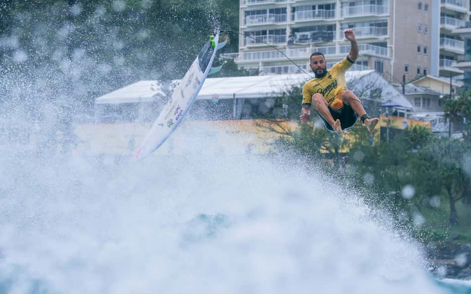 WSL: Italo Ferreira passa por perrengue e é eliminado em Gold Coast