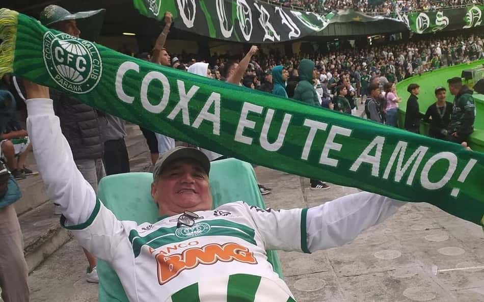 Torcedor símbolo do Coritiba pede ajuda financeira para ver jogos da Série B