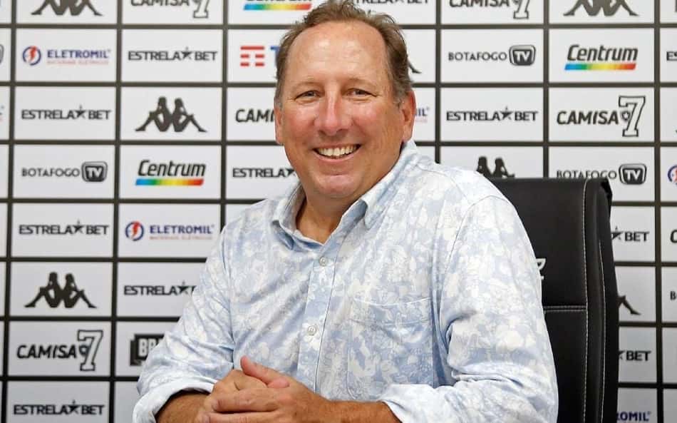 Botafogo faz proposta por zagueiro da Série A do Campeonato Brasileiro