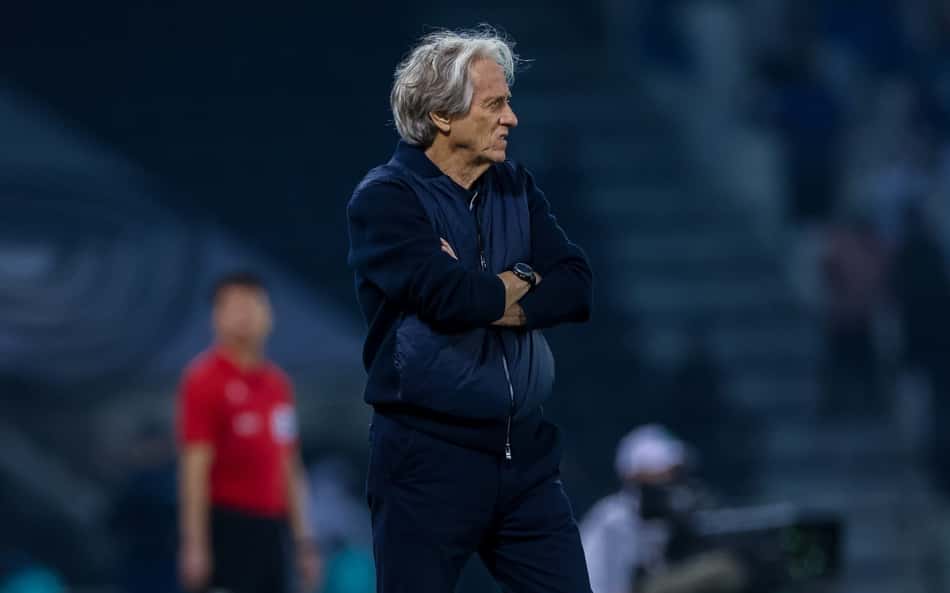 Jorge Jesus cumpre promessa e presenteia jogadores do Al-Hilal com relógios de luxo