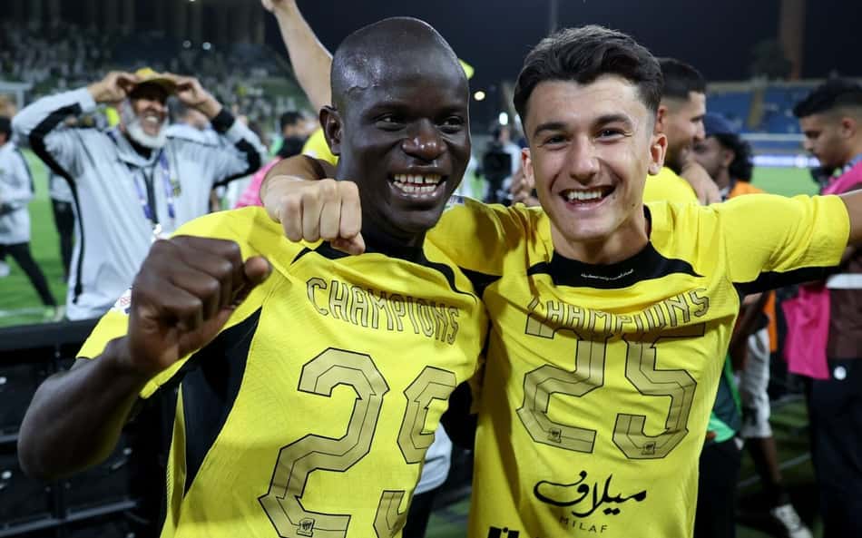 De virada, Al-Ittihad conquista o título do Campeonato Saudita com elenco estrelado