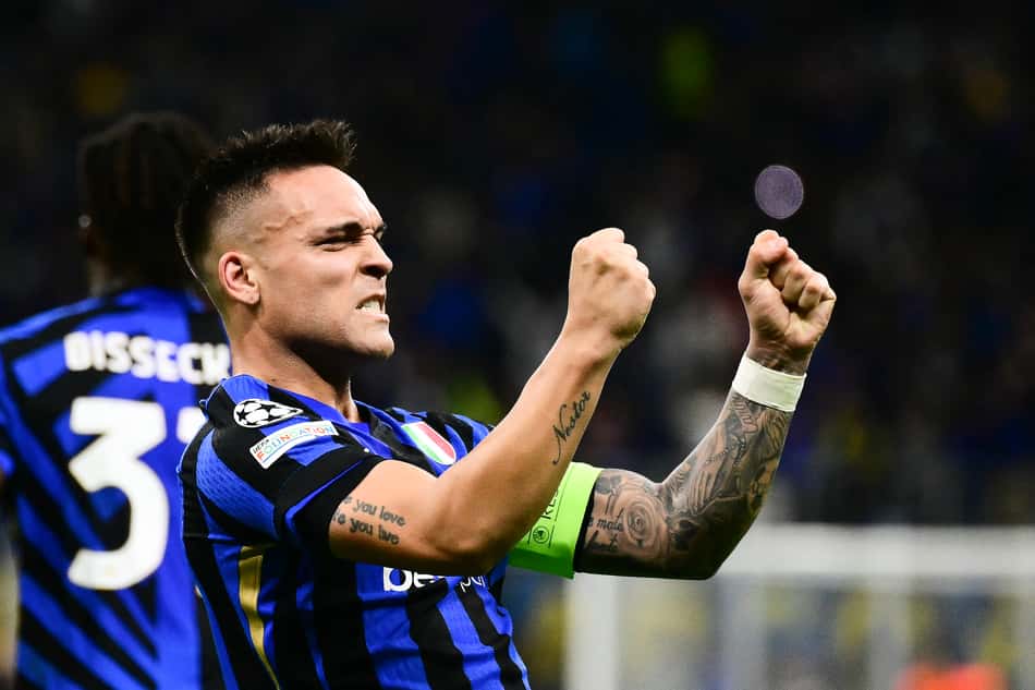 Lautaro comemora gol pela Inter de Milão contra o Barcelona