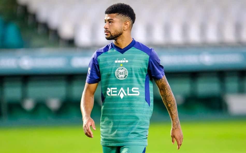 Coritiba multa e reintegra atacante destaque da Série B após ato de indisciplina