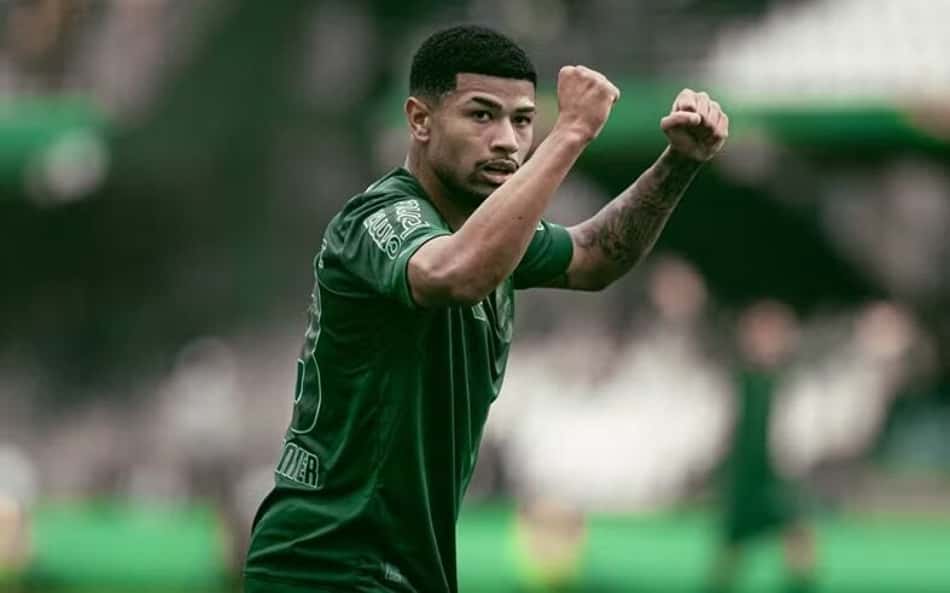 Coritiba afasta atacante cobiçado pela Europa por ato de indisciplina