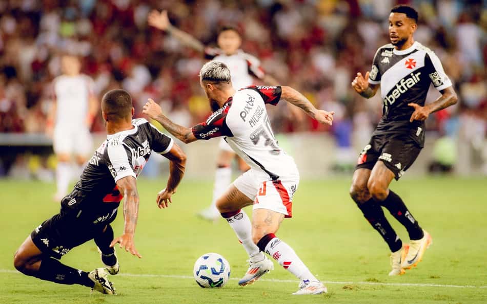 Michael, do Flamengo, entra no radar de clube do Catar; confira o cenário