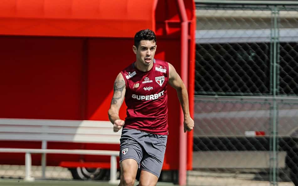 São Paulo atualiza situação de Oscar às vésperas de clássico com o Palmeiras
