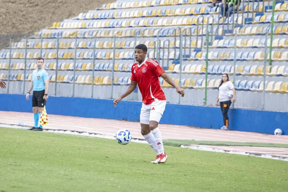 Pablo, lateral da base do Internacional