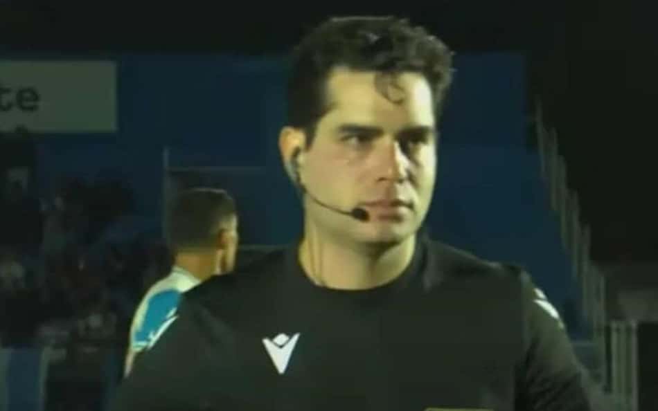 Árbitro nocauteado na última rodada do futebol brasileiro teve perda de memória