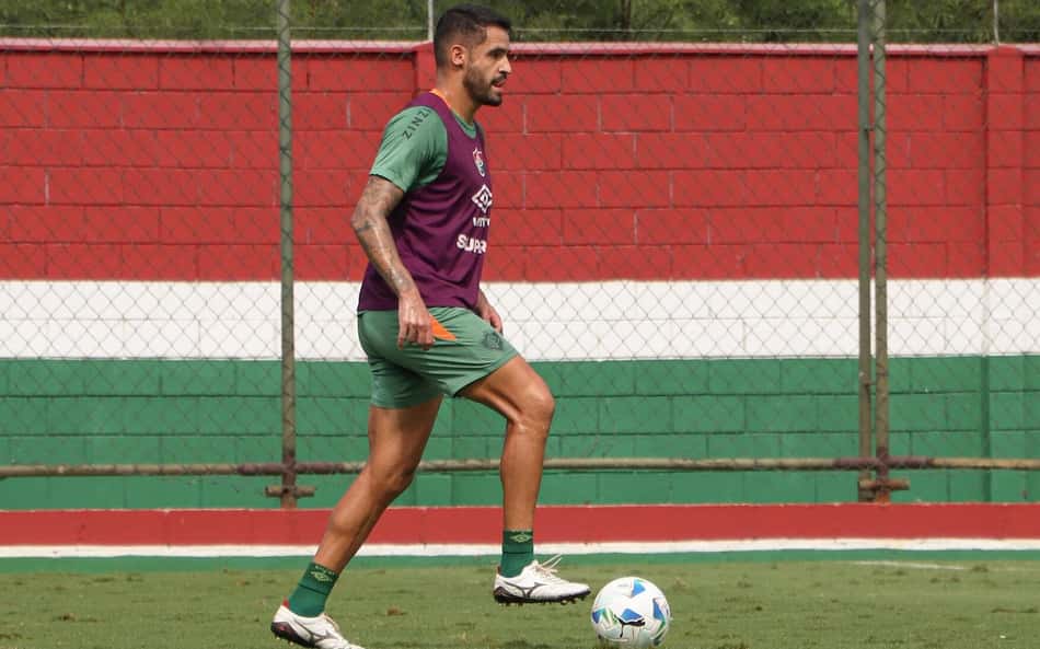Renato Augusto centroavante? Veja jogadores do Fluminense que podem atuar improvisados