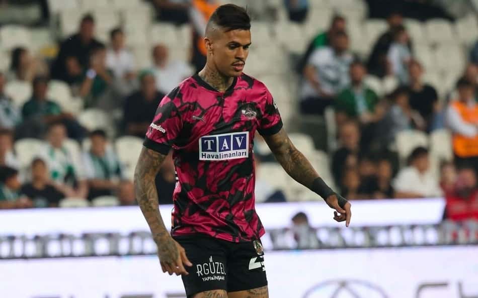Lembra dele? Autor de gol decisivo pelo Fluminense atinge marca por time da Turquia