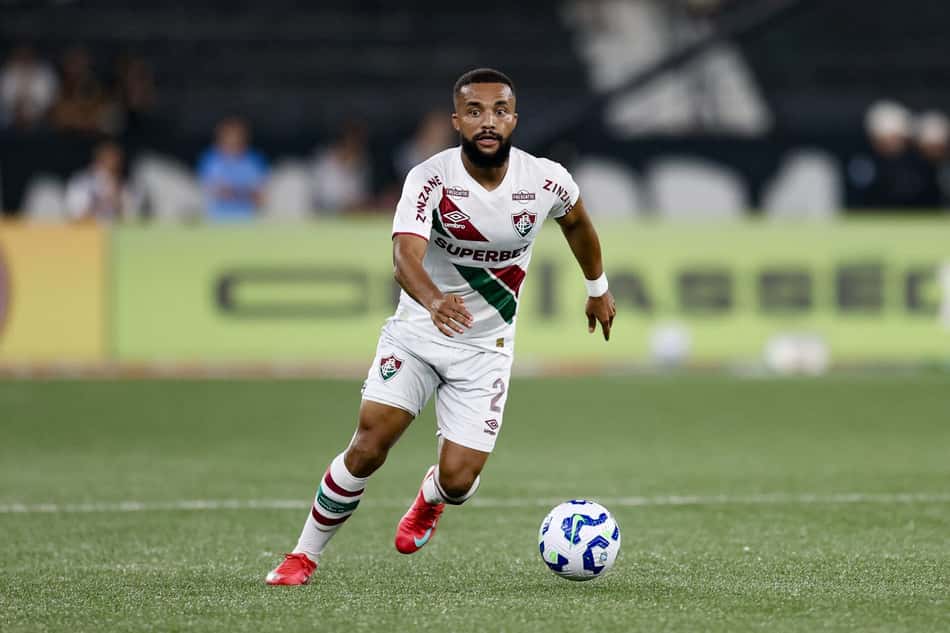 Samuel Xavier em campo pelo Fluminense