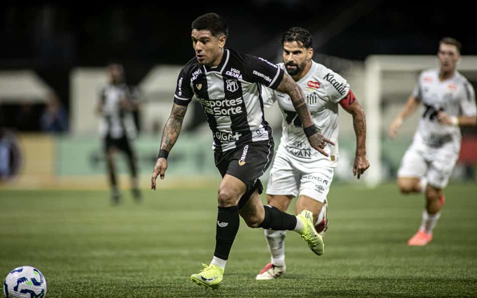Ceará em partida contra o Santos pelo Brasileirão (Foto: Felipe Santos/Ceará SC)