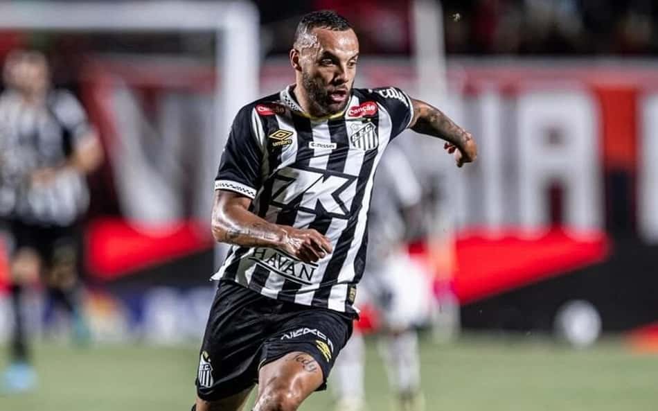 Guilherme, do Santos, marca contra o Vitória e encerra jejum de mais de 3 meses sem gols