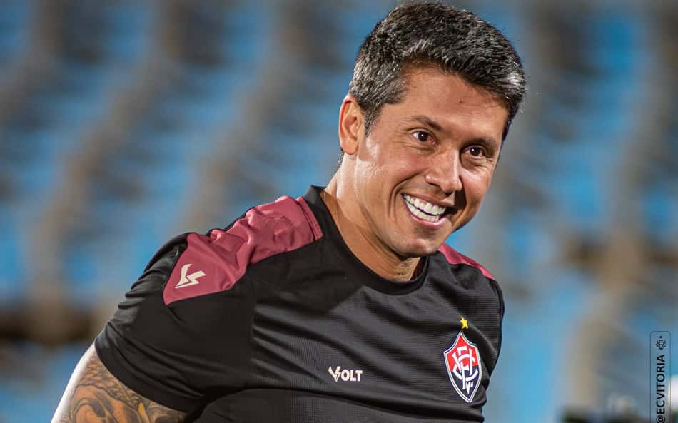 Carpini após vitória contra o Cerro Largo Foto: Victor Ferreira / EC Vitória