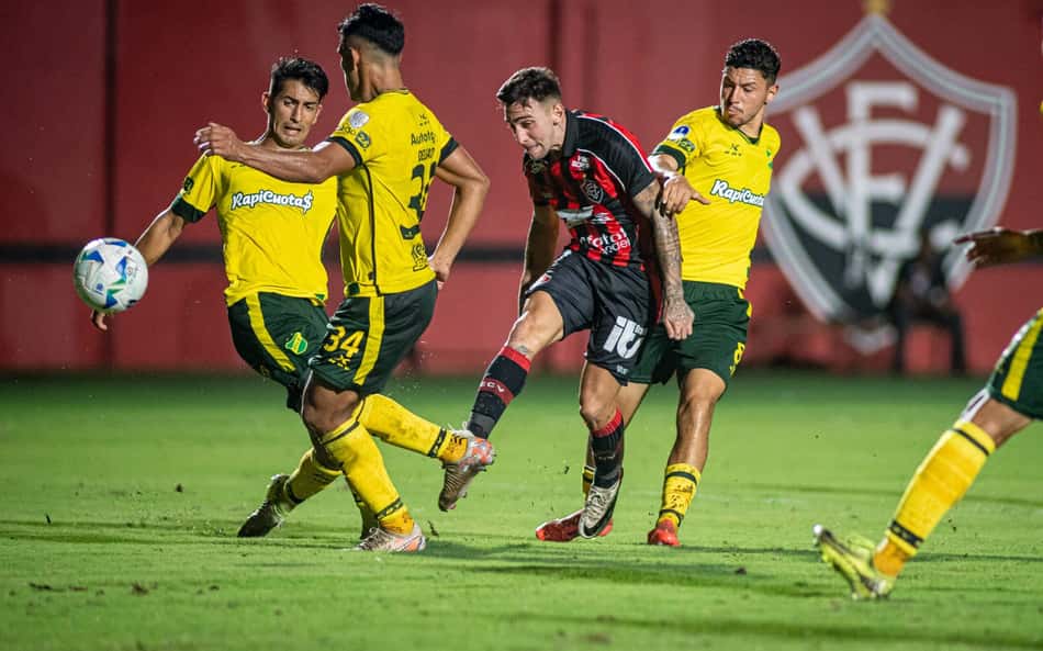 Vitória perde chances e empata com o Defensa y Justicia pela Sul-Americana