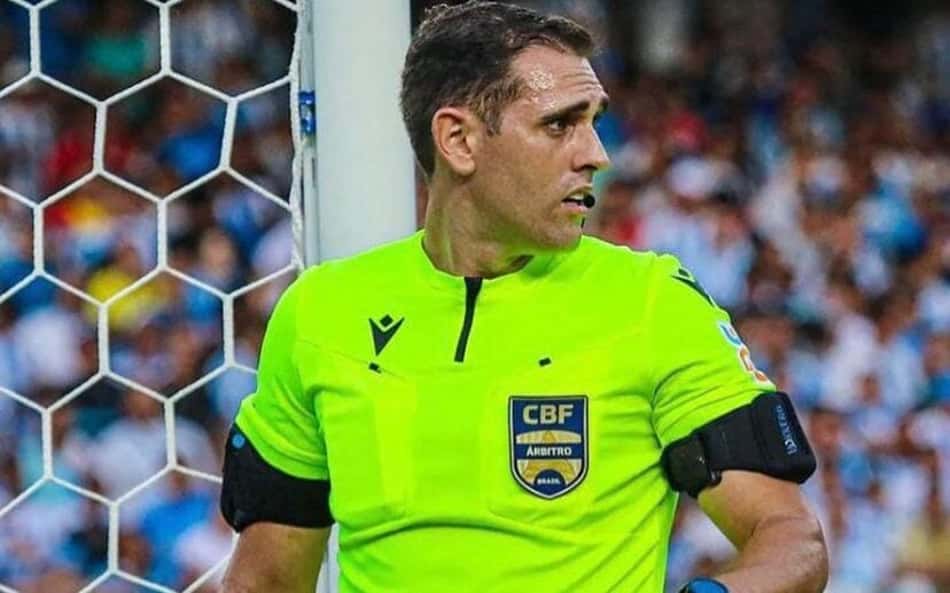 Especialista de arbitragem vê erro capital em Mirassol x Corinthians