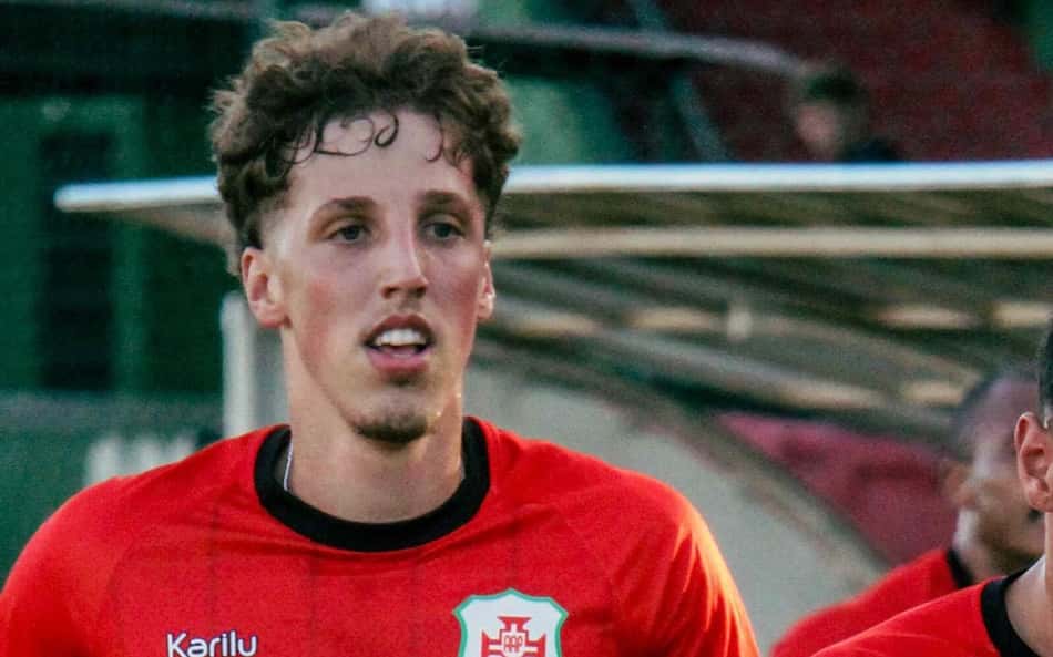Atacante de 'mil gols' revelado pelo Santos volta à Baixada em busca de recomeço