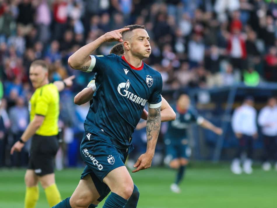 Bruno Duarte comemora gol na final da Copa da Sérvia pelo Estrela Vermelha (Foto: Divulgação)