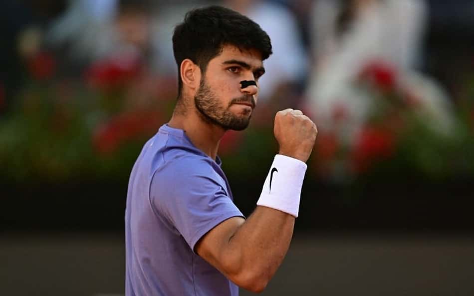 Alcaraz vence duelo no topo do ranking e é campeão em Roma