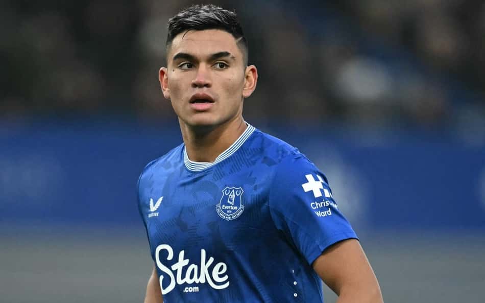Everton indica negociação para manter Alcaraz, emprestado pelo Flamengo