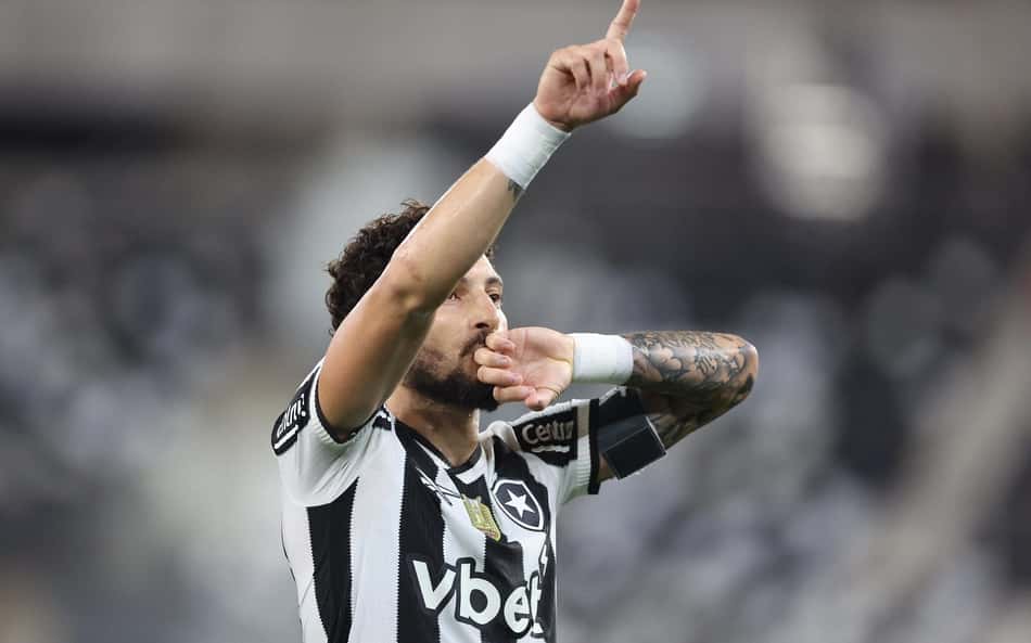 Alex Telles projeta dificuldade no Mundial: 'Vamos ter que minimizar os erros'