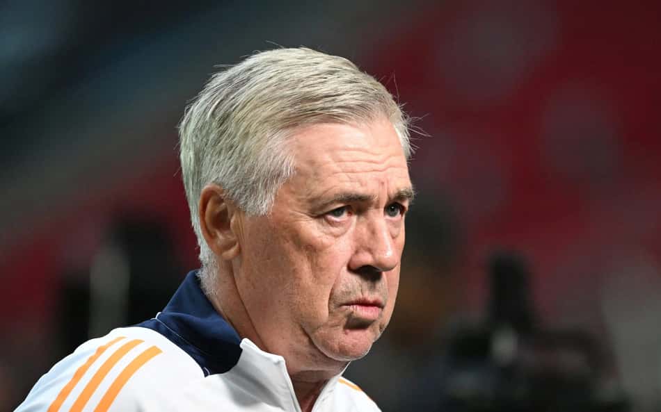 Carlo Ancelotti está no comando do Real Madrid desde 2021 (Foto: Sergei GAPON / AFP)