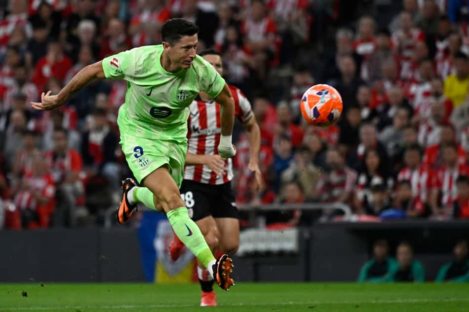 Robert Lewandowski, do Barcelona, autor de três gols na vitória contra o Celta de Vigo (Foto: Ander Gillenea/AFP)