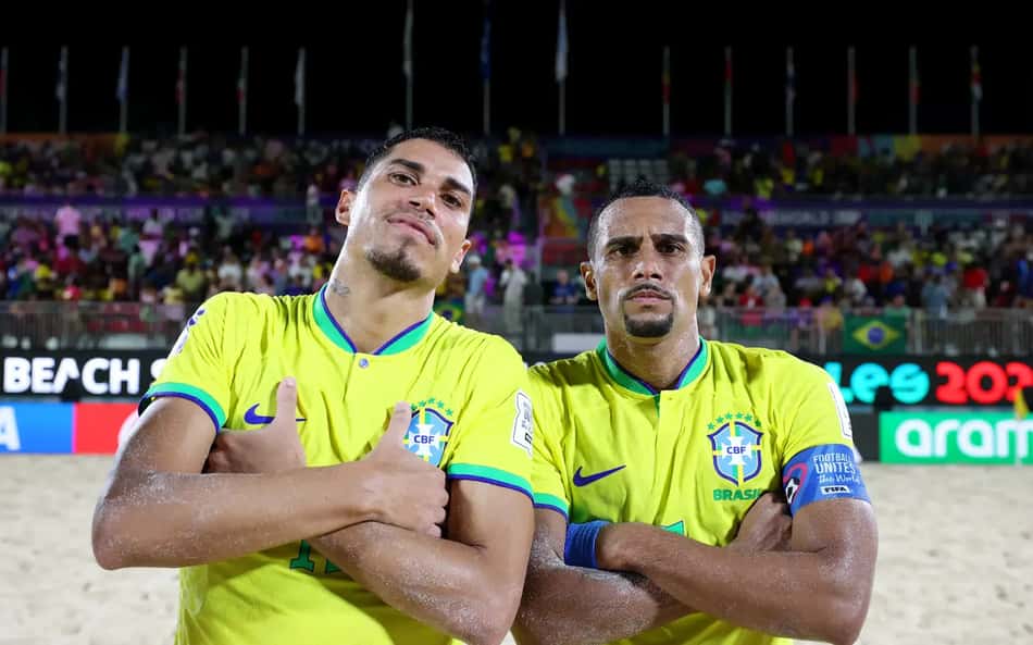 Brasil goleia Espanha e vai às semis da Copa do Mundo de Futebol de Areia