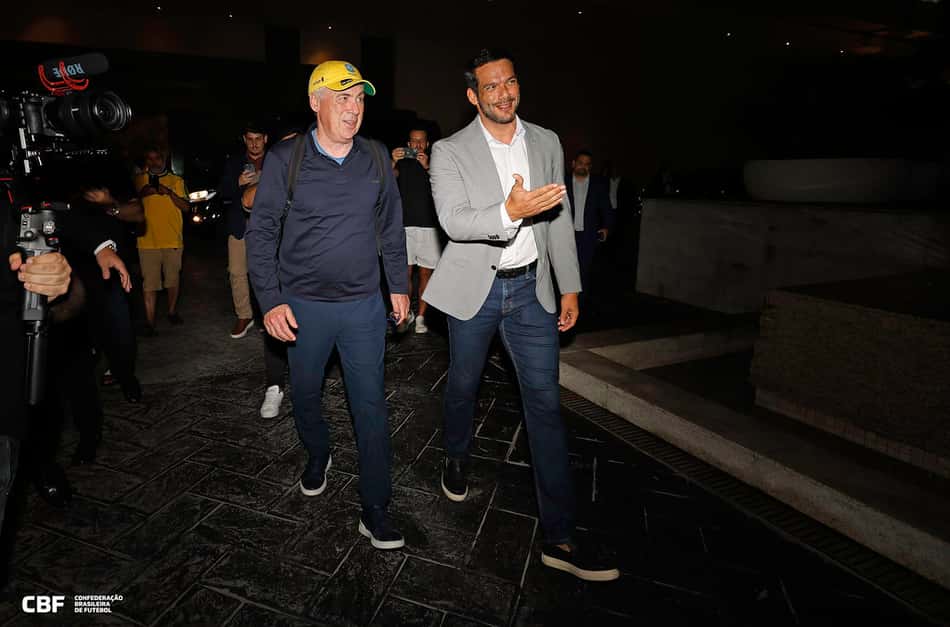 Carlo Ancelotti e o presidente da CBF Samir Xaud (Foto: Rafael Ribeiro/CBF)