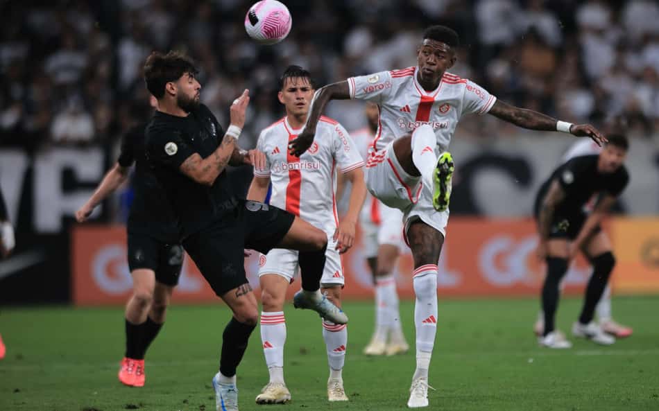 Corinthians x Internacional: rivalidade é marcada por decisões e polêmicas