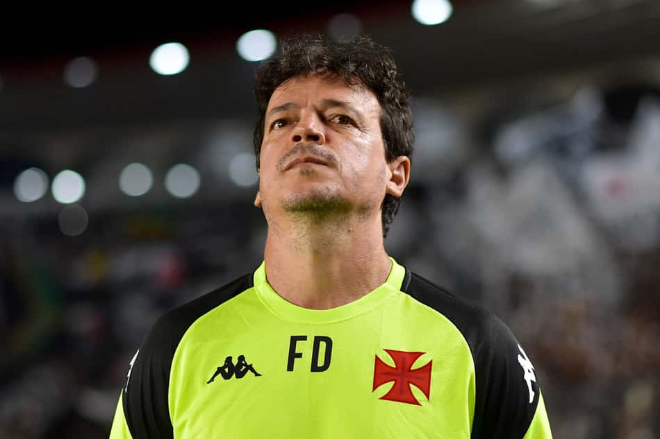 Diniz, técnico do Vasco, durante partida contra o Bragantino em São Januário