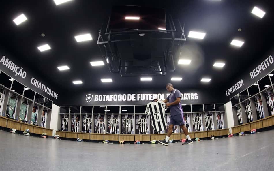 Escalação: com Santi no banco, Botafogo está definido para enfrentar o Inter