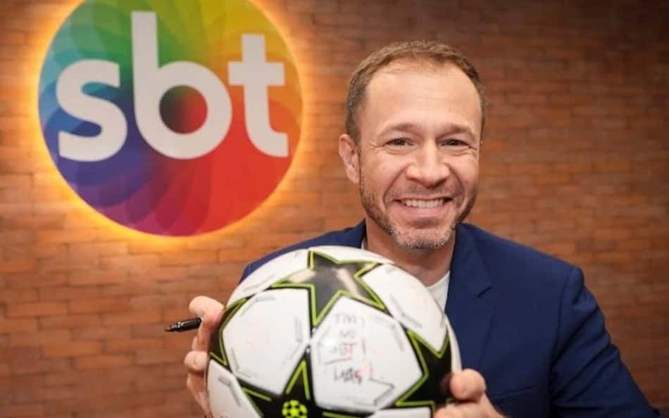 Tiago Leifert vai narrar dois jogos em menos de 6h no SBT; entenda