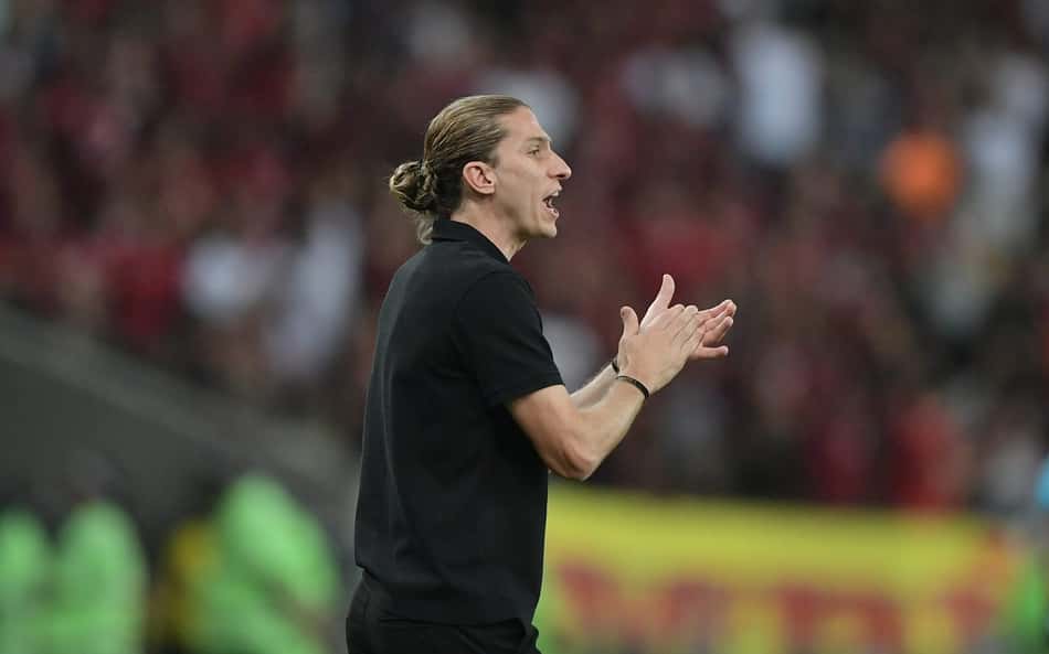Filipe Luís define escalação do Flamengo diante do Palmeiras