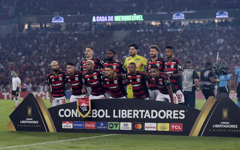 Ex-Corinthians afirma que seria titular no time atual do Flamengo