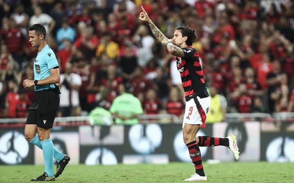 Em alta após retorno, Pedro tem conversas com o Flamengo por renovação de contrato
