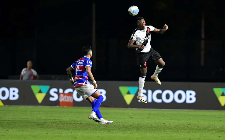 Histórico entre Vasco e Fortaleza tem cariocas invictos em casa